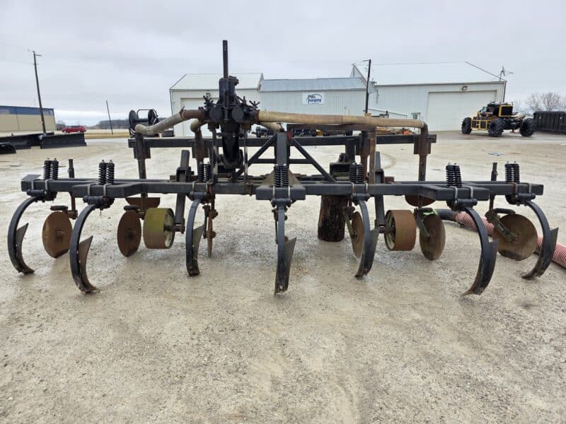 16′ Tank Toolbar with 7- Shanks on 30″ Spacings