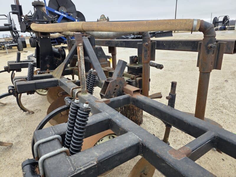 16′ Tank Toolbar with 7- Shanks on 30″ Spacings