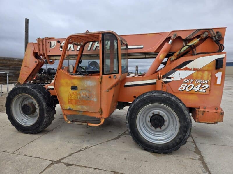 2004 Sky Trak 8042 w. 4835 Hours. with Forks