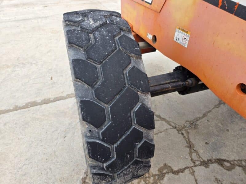 2004 Sky Trak 8042 w. 4835 Hours. with Forks