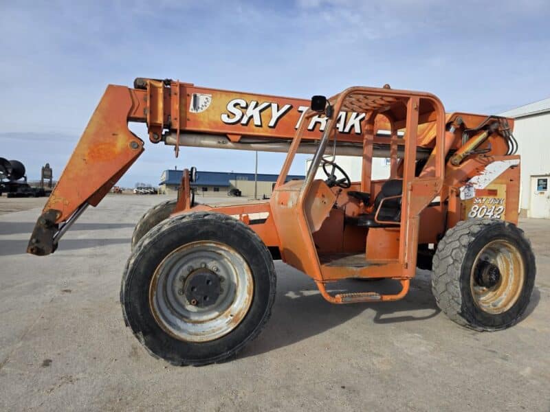 2004 Sky Trak 8042 w. 4872 Hours. with Forks