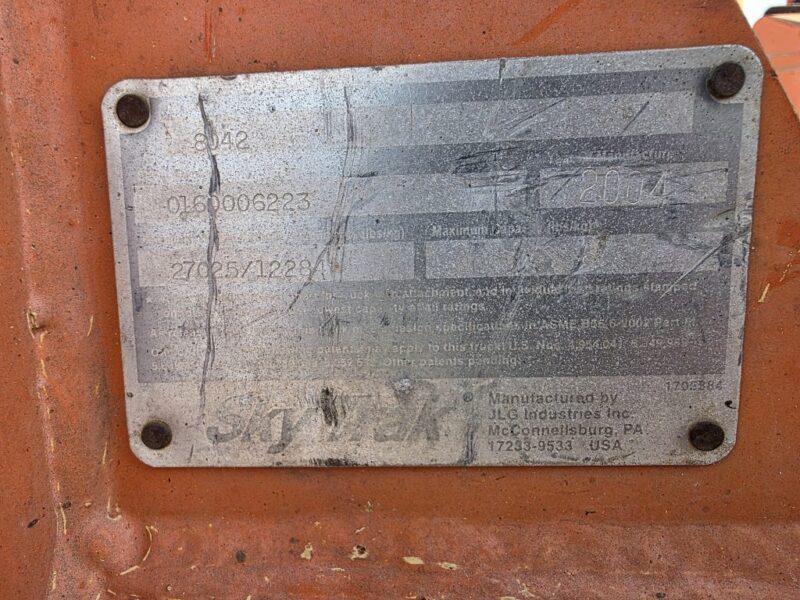 2004 Sky Trak 8042 w. 4872 Hours. with Forks