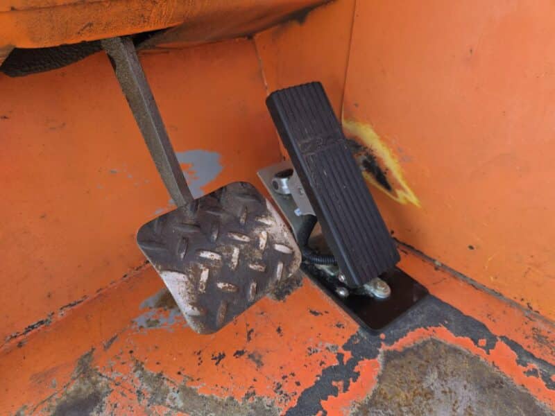 2004 Sky Trak 8042 w. 4872 Hours. with Forks