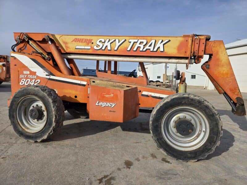 2004 Sky Trak 8042 w. 4872 Hours. with Forks