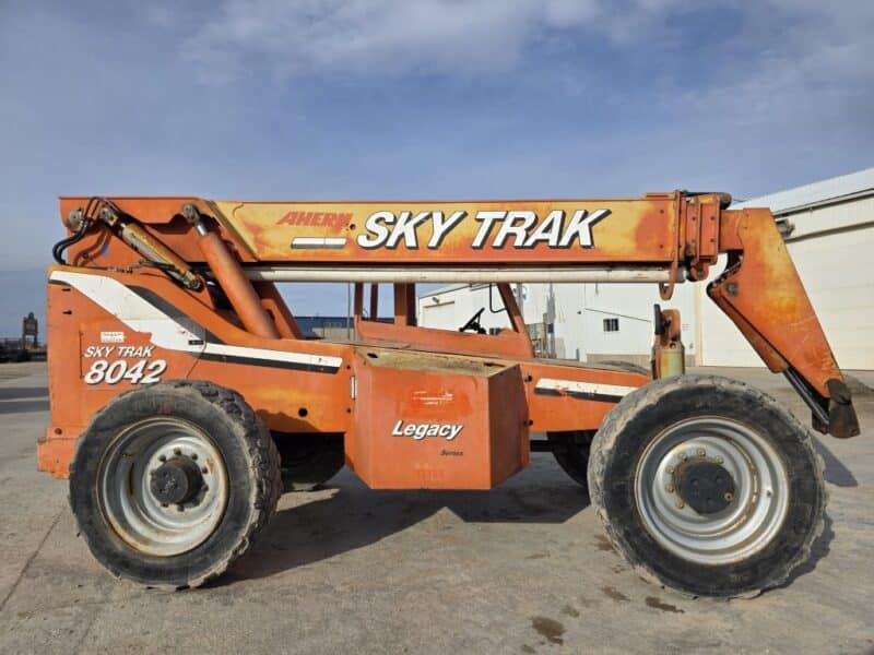 2004 Sky Trak 8042 w. 4872 Hours. with Forks