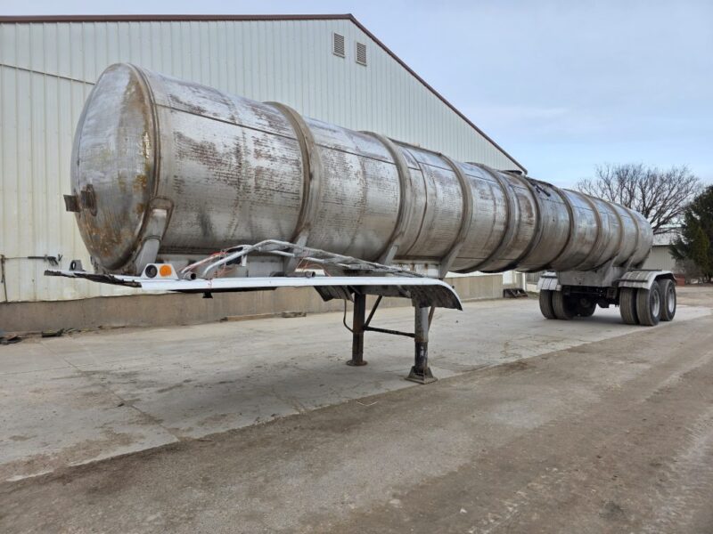 U-184 1995 Beall 6700 Gallon Stainless Steel Semi Tanker