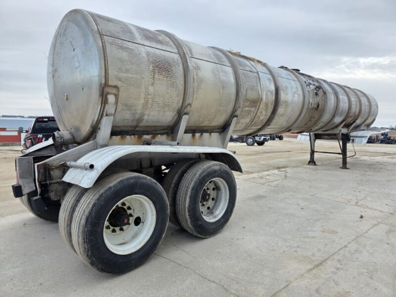 U-184 1995 Beall 6700 Gallon Stainless Steel Semi Tanker
