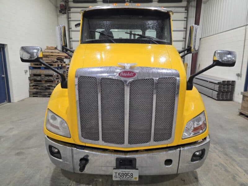 2017 Peterbilt 579 Day Cab, 455HP Paccar MX13 w. 618,116 Miles