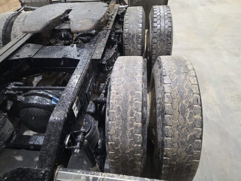 2017 Peterbilt 579 Day Cab, 455HP Paccar MX13 w. 618,116 Miles