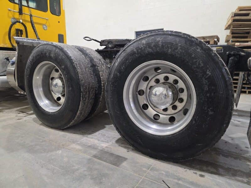 2017 Peterbilt 579 Day Cab, 455HP Paccar MX13 w. 618,116 Miles