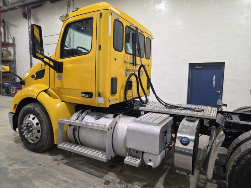 2017 Peterbilt 579 Day Cab, 455HP Paccar MX13 w. 618,116 Miles