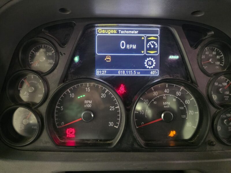 2017 Peterbilt 579 Day Cab, 455HP Paccar MX13 w. 618,116 Miles