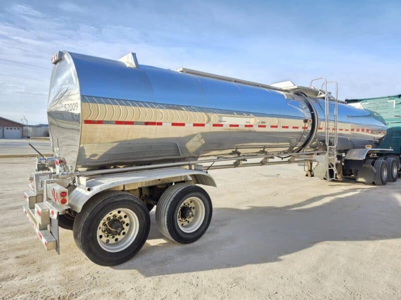 U-4868 2007 Polar 7000 Gallon Stainless Steel Semi Tanker