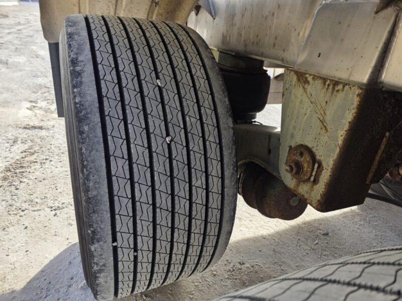 U-4868 2007 Polar 7000 Gallon Stainless Steel Semi Tanker