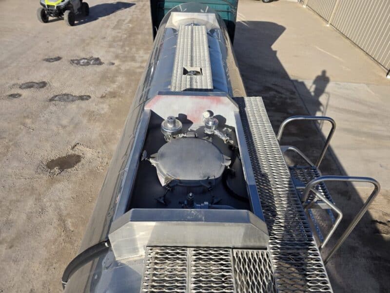 U-4868 2007 Polar 7000 Gallon Stainless Steel Semi Tanker
