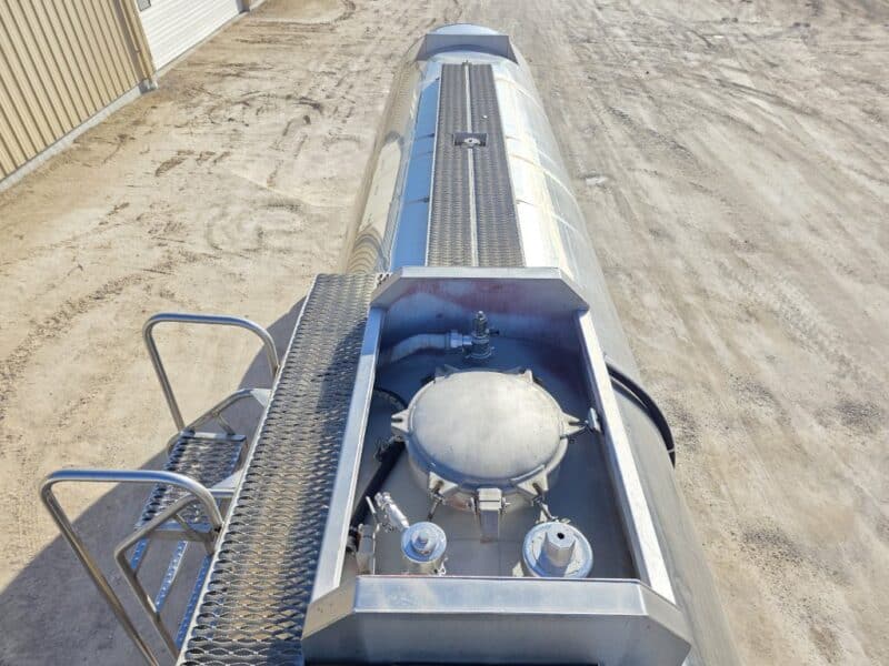 U-4868 2007 Polar 7000 Gallon Stainless Steel Semi Tanker
