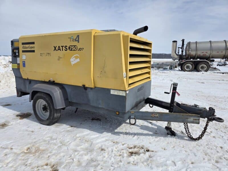 AC-114 750 CFM 2014 Atlas Copco 6.8L John Deere Engine Air Compressor