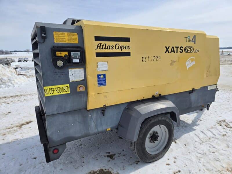 AC-114 750 CFM 2014 Atlas Copco 6.8L John Deere Engine Air Compressor