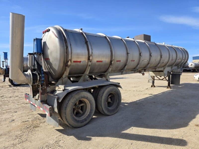 U-4873 Single 12″ Swivel Pipe 6500 Gallon Stainless Steel Semi Tanker