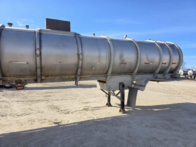 U-4873 Single 12″ Swivel Pipe 6500 Gallon Stainless Steel Semi Tanker