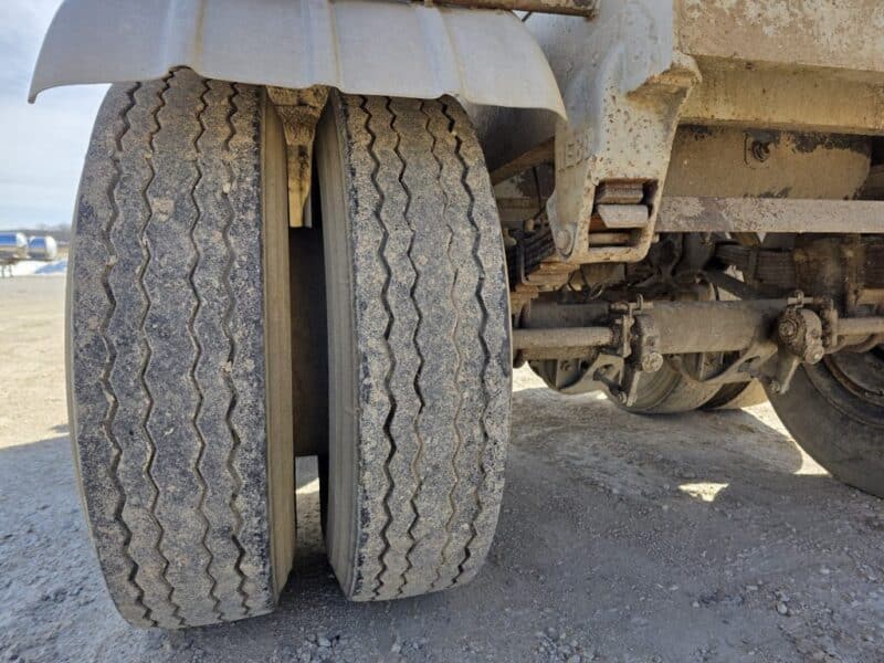 U-4873 Single 12″ Swivel Pipe 6500 Gallon Stainless Steel Semi Tanker