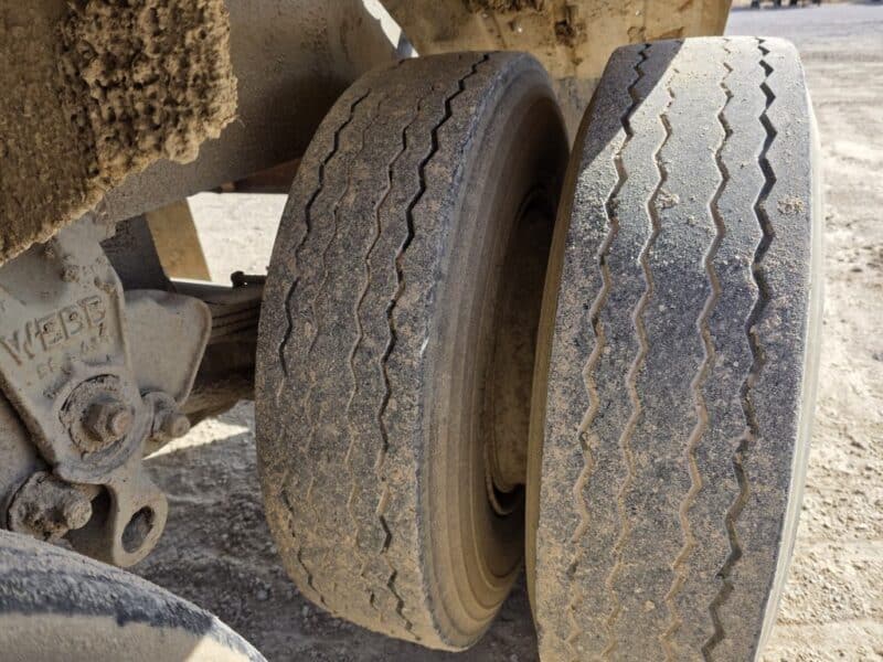 U-4873 Single 12″ Swivel Pipe 6500 Gallon Stainless Steel Semi Tanker