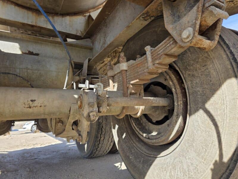 U-4873 Single 12″ Swivel Pipe 6500 Gallon Stainless Steel Semi Tanker