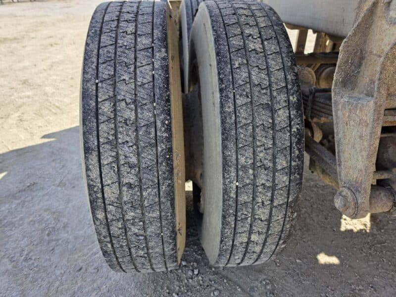 U-4874 Single 12″ Swivel Pipe 6200 Gallon Stainless Steel Semi Tanker