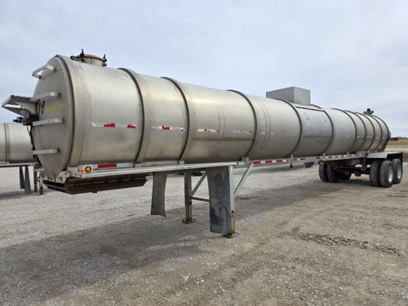 U-4870 20in Swivel Pipe 8500 Gallon Stainless Steel Semi Tanker