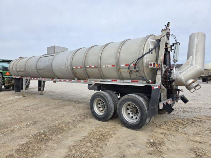 U-4870 20in Swivel Pipe 8500 Gallon Stainless Steel Semi Tanker