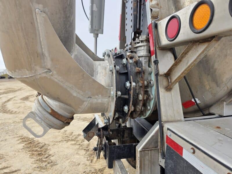 U-4870 20in Swivel Pipe 8500 Gallon Stainless Steel Semi Tanker