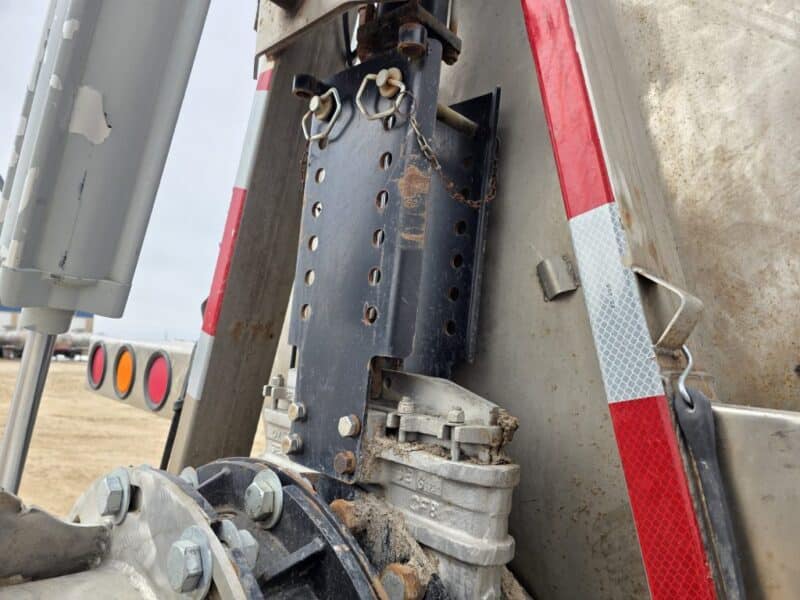 U-4870 20in Swivel Pipe 8500 Gallon Stainless Steel Semi Tanker