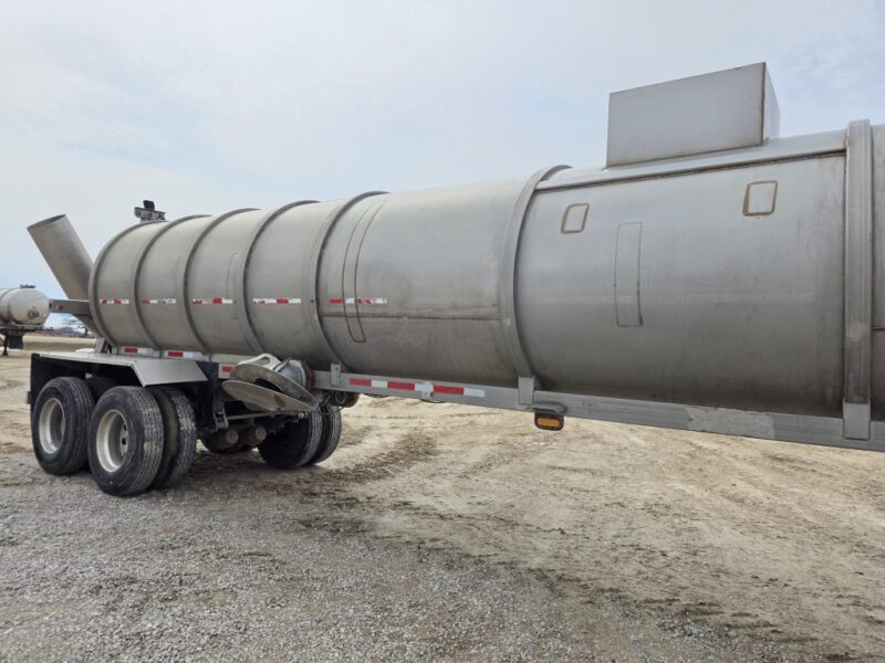 U-4870 20in Swivel Pipe 8500 Gallon Stainless Steel Semi Tanker