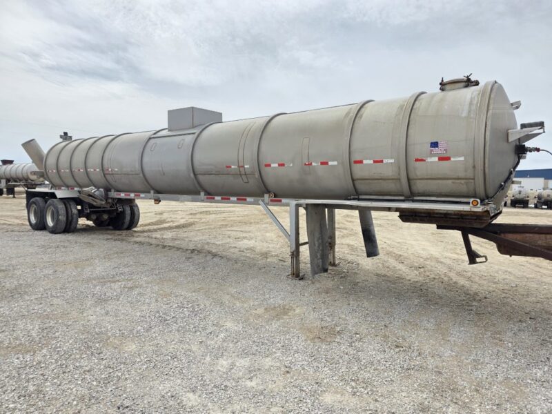 U-4870 20in Swivel Pipe 8500 Gallon Stainless Steel Semi Tanker