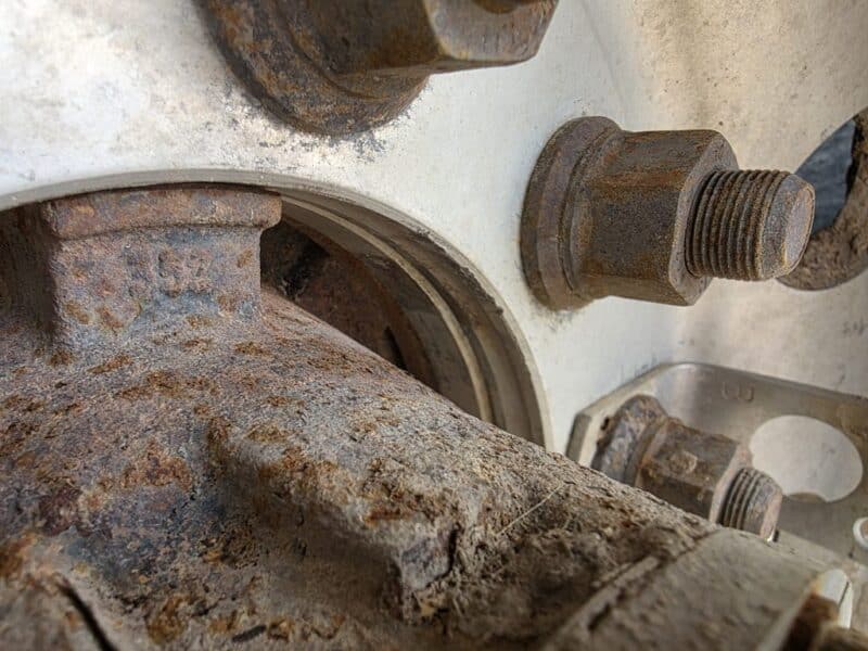 U-4870 20in Swivel Pipe 8500 Gallon Stainless Steel Semi Tanker