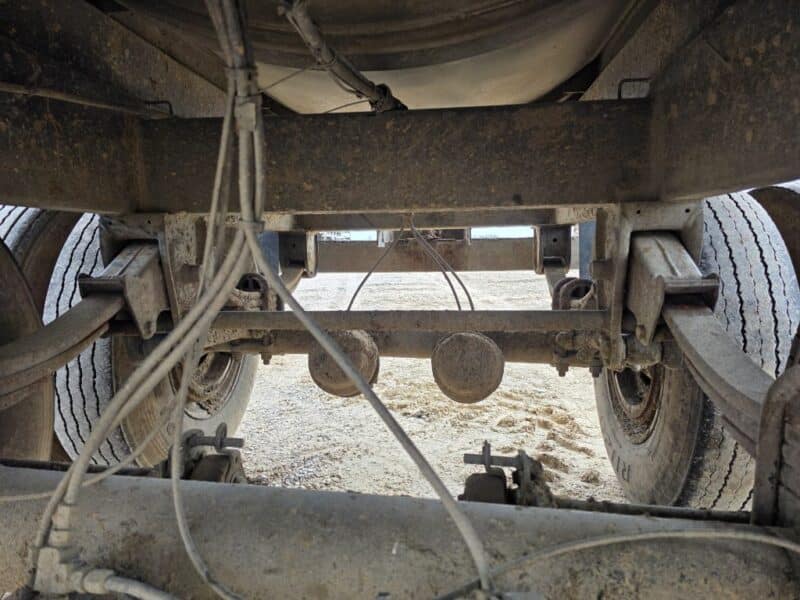 U-4870 20in Swivel Pipe 8500 Gallon Stainless Steel Semi Tanker