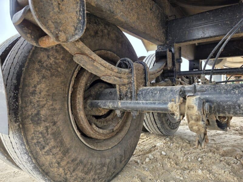 U-4870 20in Swivel Pipe 8500 Gallon Stainless Steel Semi Tanker