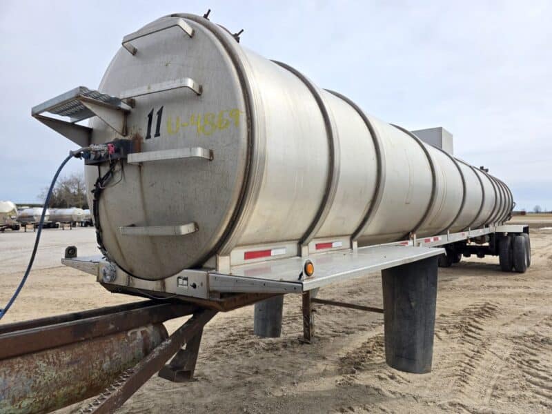U-4869 20in Swivel Pipe 8500 Gallon Stainless Steel Semi Tanker