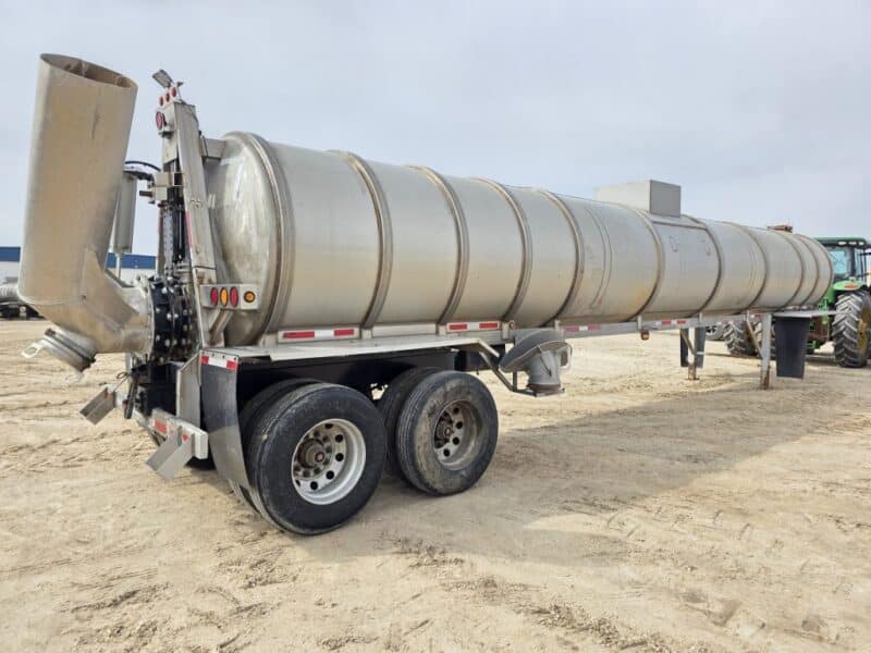 U-4869 20in Swivel Pipe 8500 Gallon Stainless Steel Semi Tanker