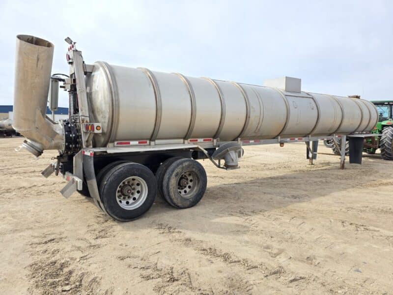 U-4869 20in Swivel Pipe 8500 Gallon Stainless Steel Semi Tanker