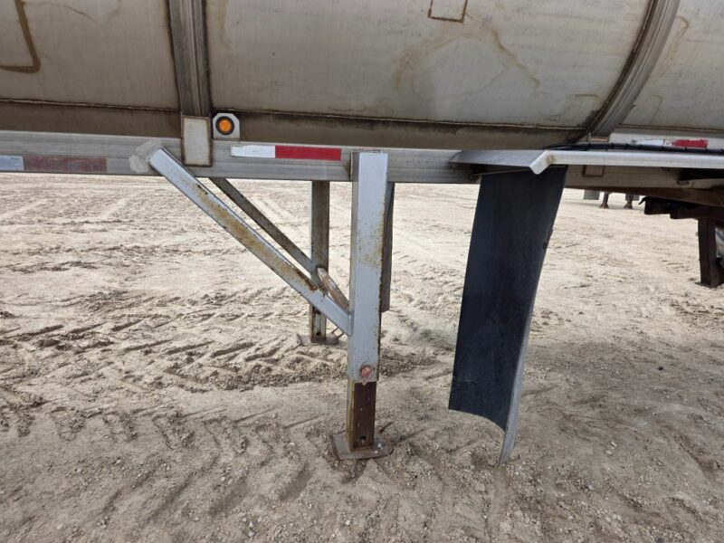 U-4869 20in Swivel Pipe 8500 Gallon Stainless Steel Semi Tanker