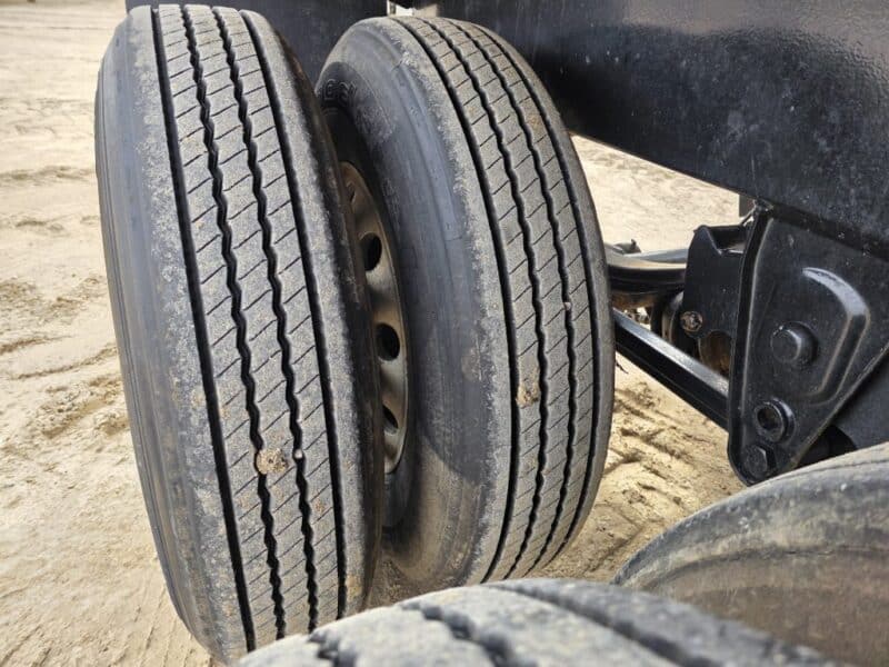 U-4869 20in Swivel Pipe 8500 Gallon Stainless Steel Semi Tanker