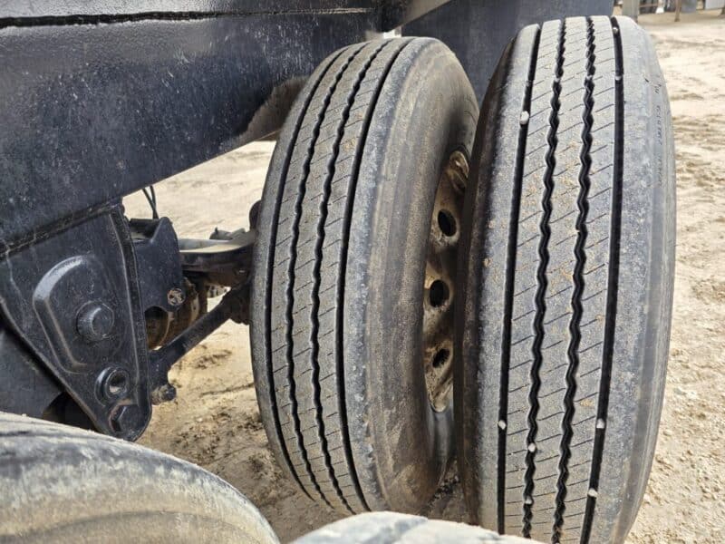 U-4869 20in Swivel Pipe 8500 Gallon Stainless Steel Semi Tanker