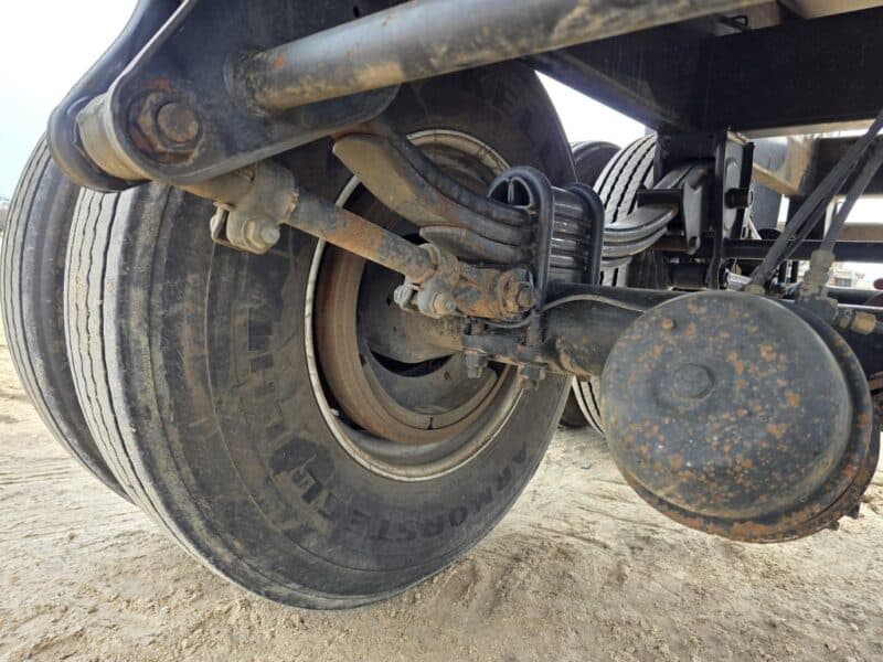 U-4869 20in Swivel Pipe 8500 Gallon Stainless Steel Semi Tanker