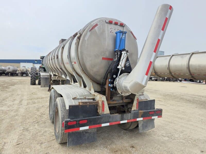 U-4873 Single 12in Swivel Pipe 6500 Gallon Stainless Steel Semi Tanker