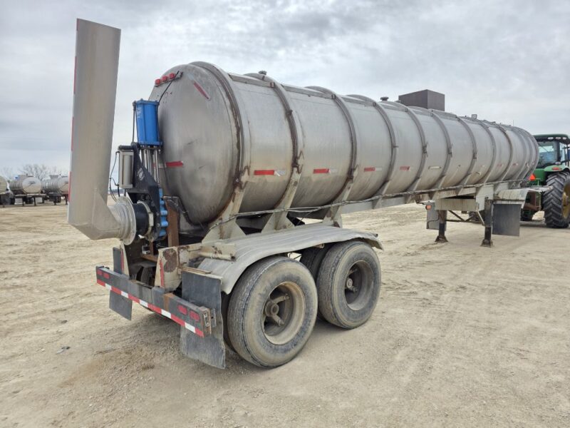 U-4873 Single 12in Swivel Pipe 6500 Gallon Stainless Steel Semi Tanker