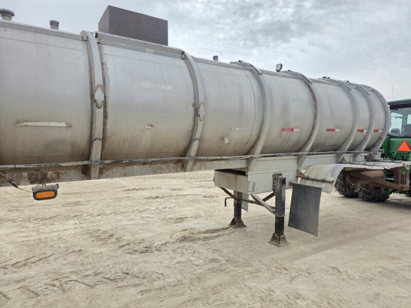 U-4873 Single 12in Swivel Pipe 6500 Gallon Stainless Steel Semi Tanker