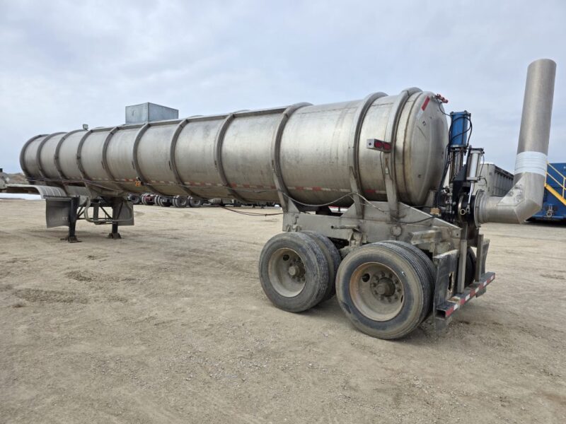 U-4874 Single 12″ Swivel Pipe 6200 Gallon Stainless Steel Semi Tanker