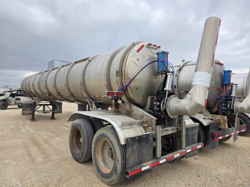 U-4874 Single 12in Swivel Pipe 6200 Gallon Stainless Steel Semi Tanker