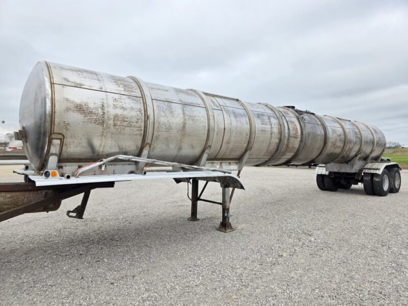 U-184 1995 Beall 6700 Gallon Stainless Steel Semi Tanker